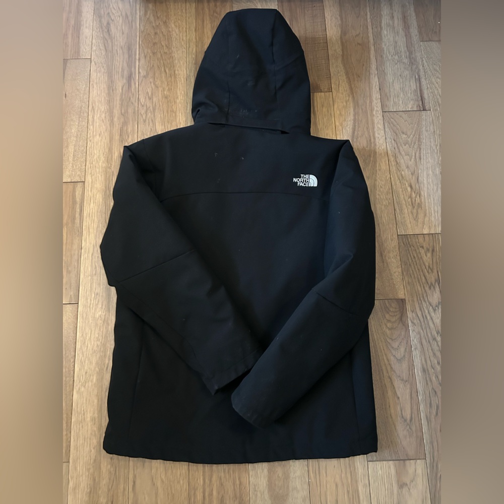 The North Face Men's heavyweight Jacket in Black - Picture 3 of 4